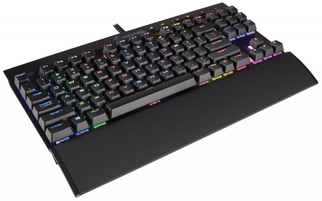 CORSAIR lance le K70 CORE, la nouvelle référence en matière de clavier  gaming standard.